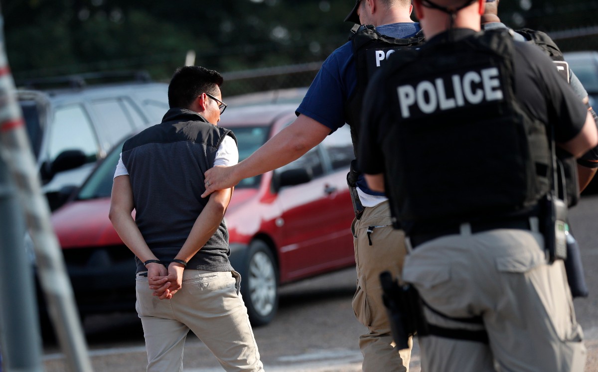 Redadas migrantes. (AP)