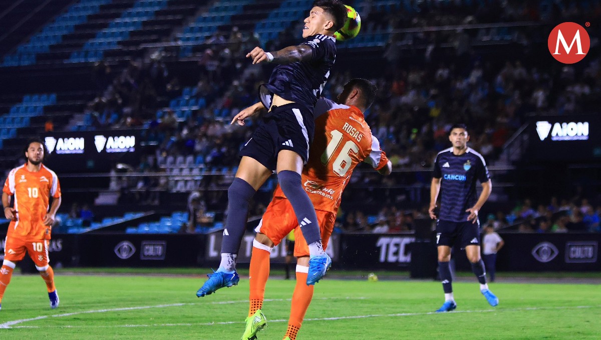 Correcaminos UAT y Cancún FC sobre la cancha. (Cortesía)