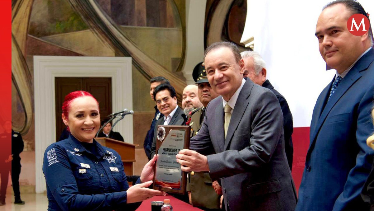 El gobernador, también entregó reconocimientos a dos ejemplares caninos (Especial)
