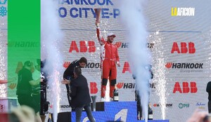 Oliver Rowland sorprende a Porsche y gana el e-Prix de la Ciudad de México.