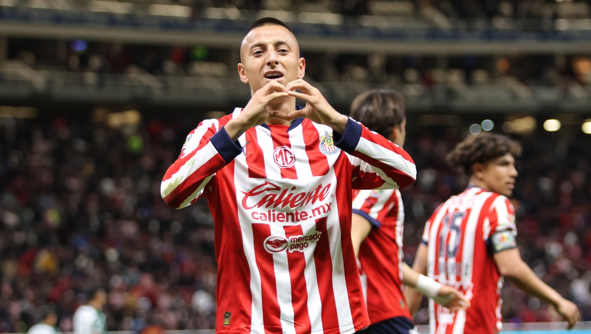 'Piojo' Alvarado le da el triunfo a Chivas sobre Santos en su debut en el Clausura 2025 (Imago7)