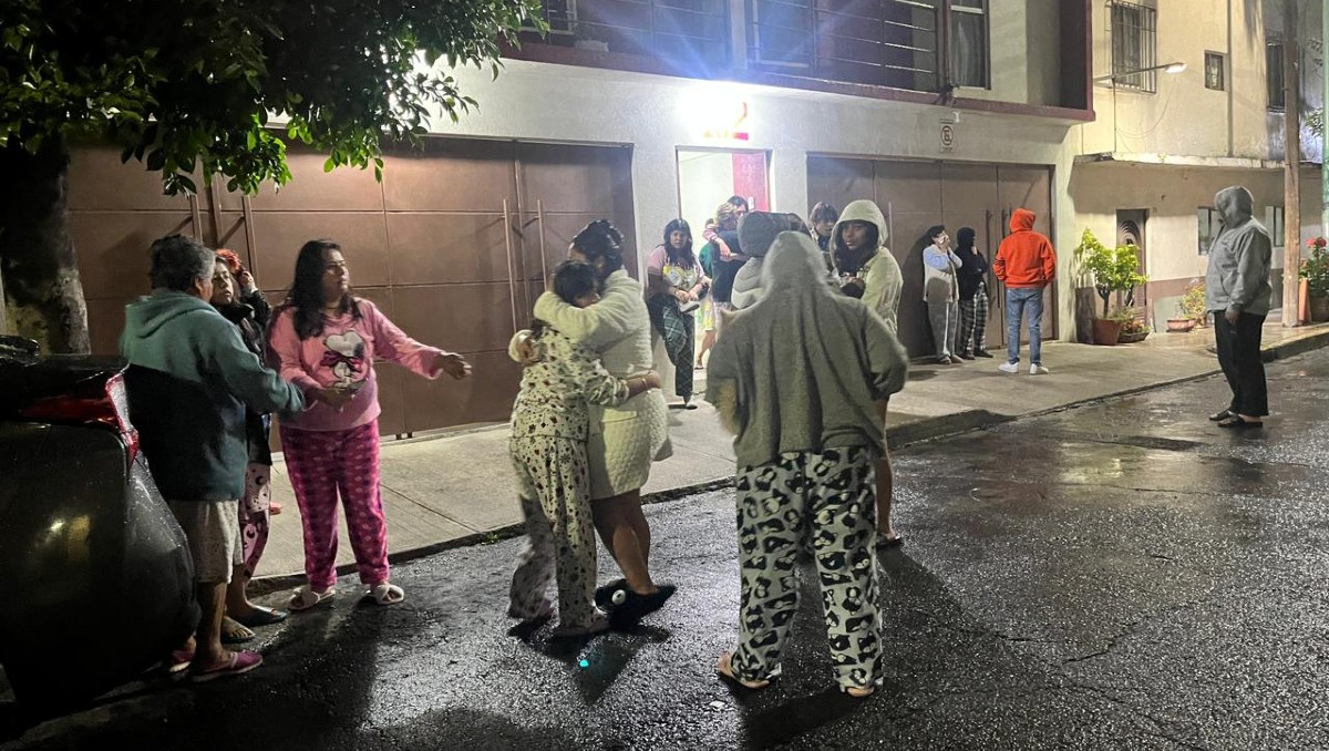La activación de la alerta sísmica en CdMx despertó a varios capitalinos. | Ariana Pérez