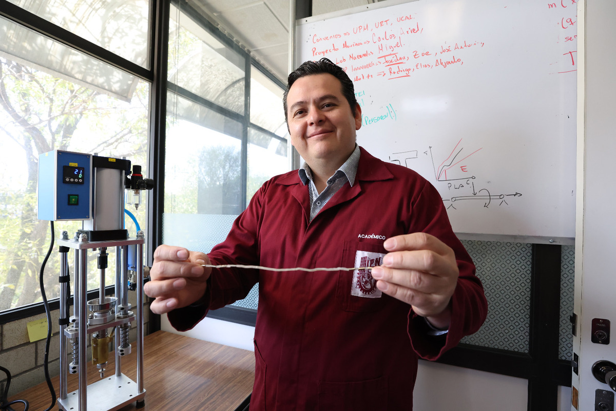 Christopher Torres, titular del proyecto, busca reducir el costo del dispositivo, el cual llega hasta los 700 mil pesos | Foto: Especial