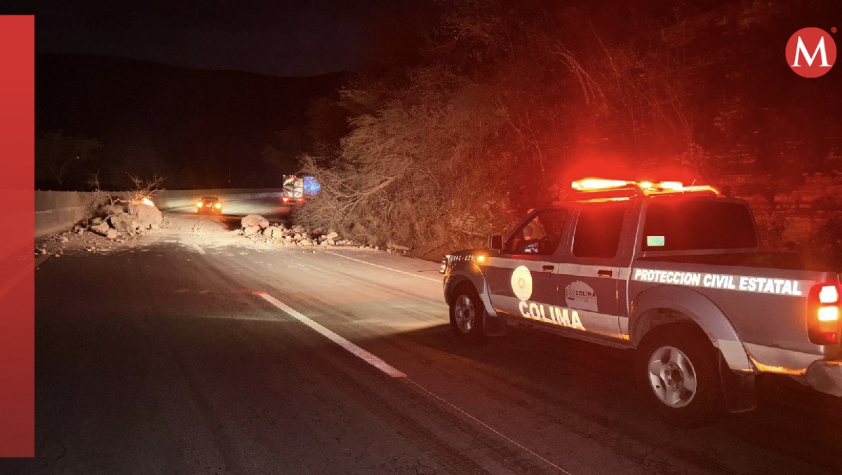 Se reportaron derrumbes en la autopista Colima-Manzanillo, tras el sismo de esta madrugada. | Especial