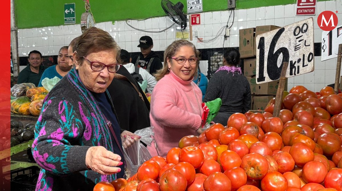 Venta de fruta y verdura en el Mesón Estrella. Foto: Ángel Mercado