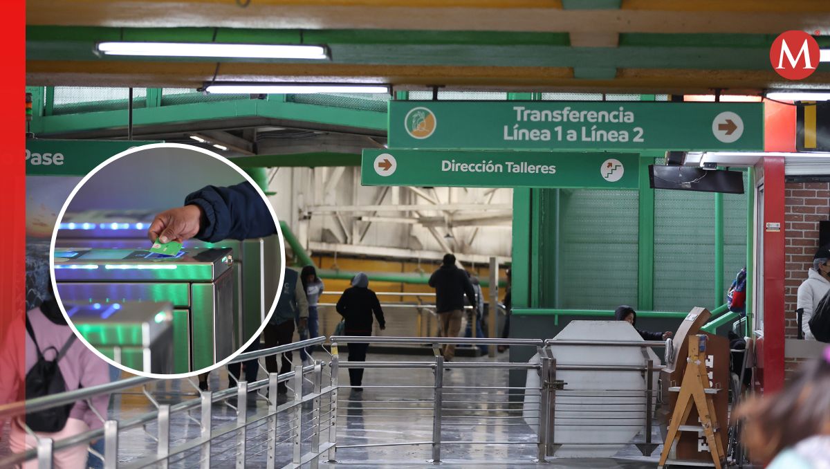Los usuarios del transporte batallan para adquirir nuevos plásticos para pagar | Jorge López