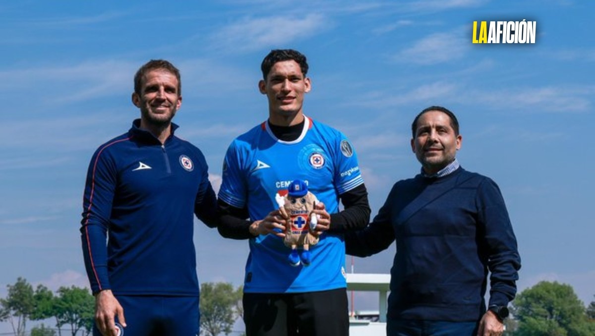 Cruz Azul presentó oficialmente a Jesús Orozco como refuerzo (X @CruzAzul)