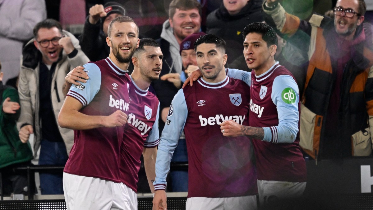 Edson Álvarez y el West Ham vencen al Fulham en la Premier League (Reuters)