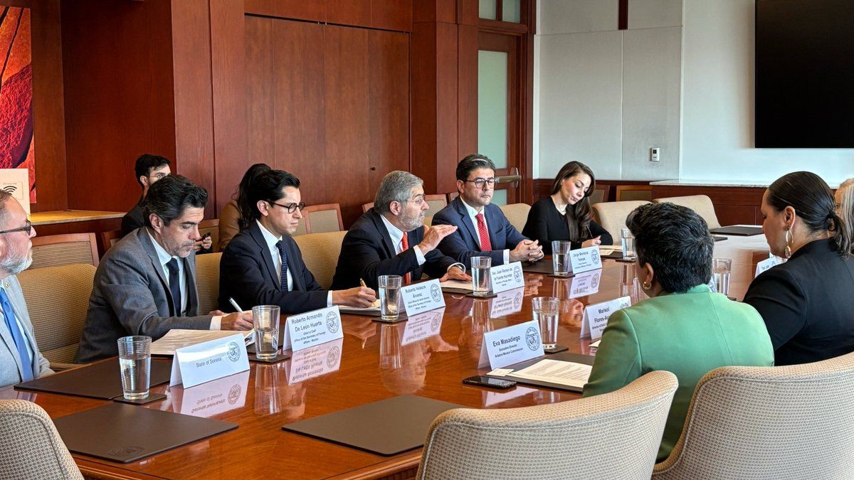 De gira por Arizona, el canciller se reunió con la gobernadora Katie Hobbs y con legisladores. | Especial