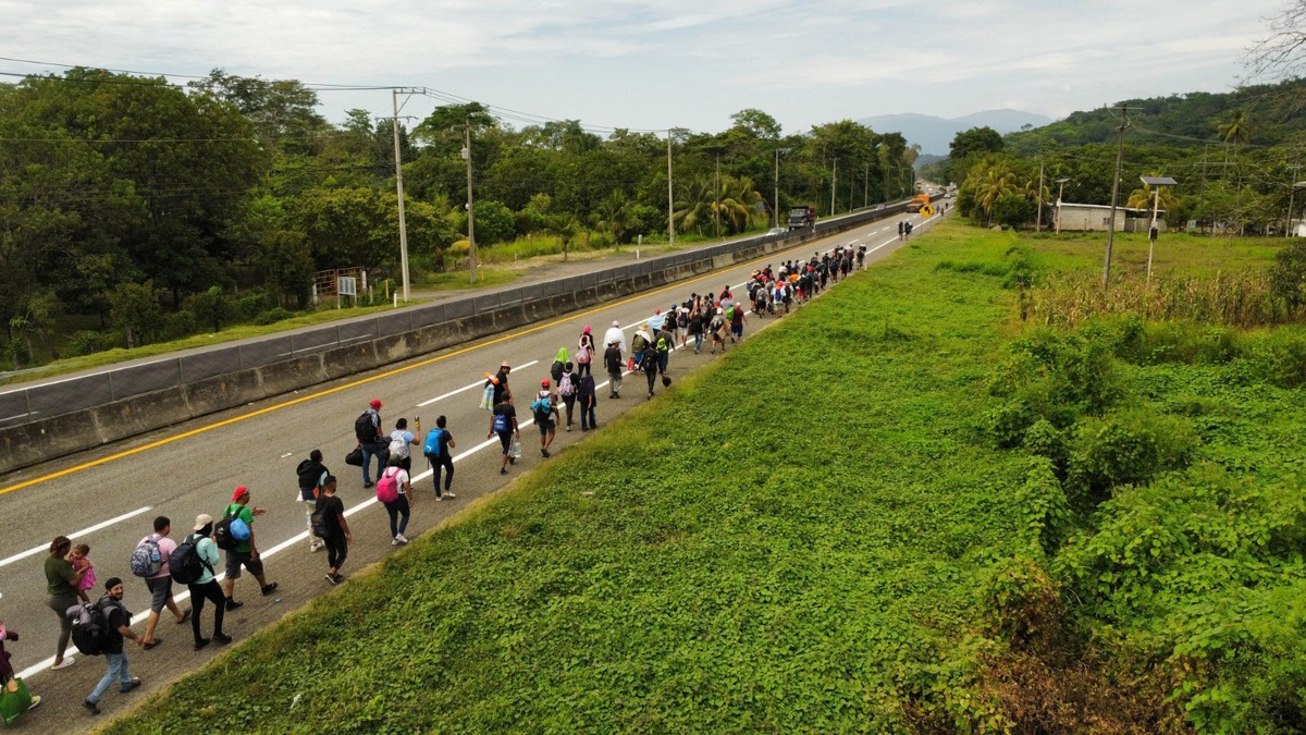 Unos 3,500 deportados llegan mensualmente por las garitas de la ciudad.