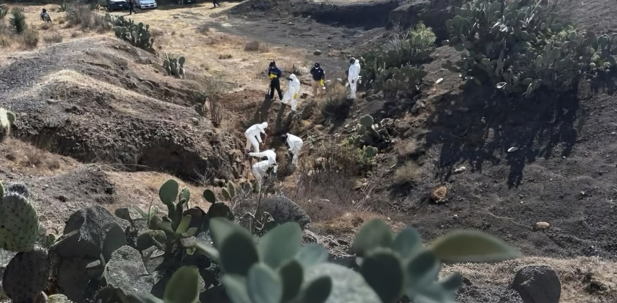 Autoridades investigan la mina de tezontle en Epazoyucan donde fue hallado un cuerpo con signos de violencia