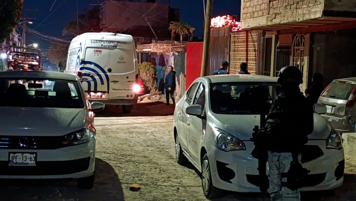 Autoridades vigilan lugar de ataque a hombres en Zapopan (Vicente Torres Alfaro)