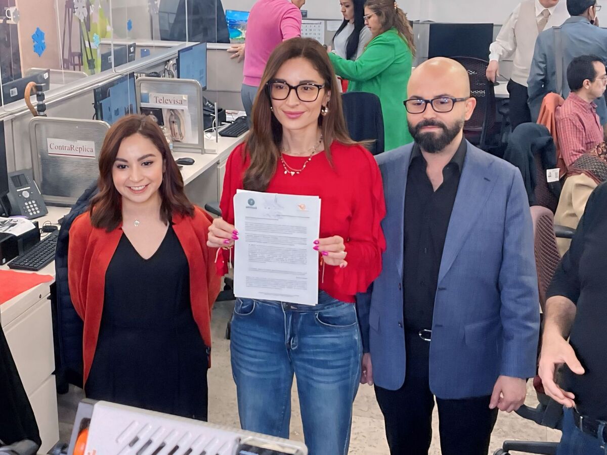 Laura Ballesteros entrega oficio al INE sobre suspensión de elección judicial. | Especial