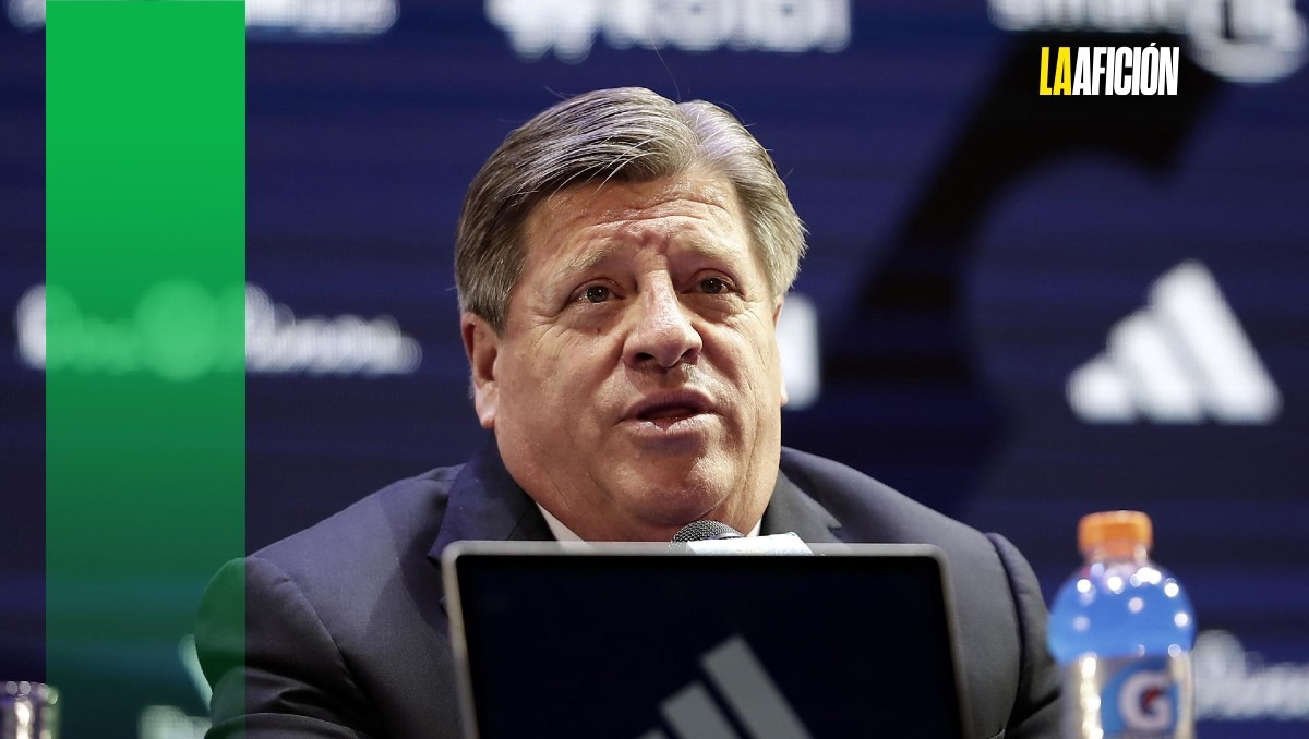 Miguel Herrera prepara su debut en Costa Rica con jugadores de la liga (EFE)