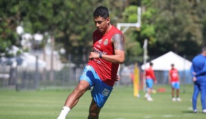 Chivas enfrentará a Necaxa en la jornada dos de la Liga MX con la posibilidad de que Luis Romo y Chicharito tengan actividad