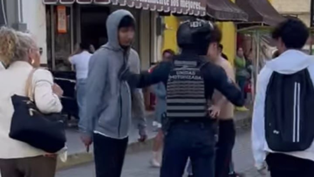 Menores protagonizan riña en vía pública de Tulancingo, Hidalgo