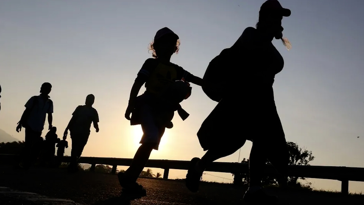 ACNUR advierte posible crisis migratoria por deportaciones masivas y llegada de migrantes en el sur