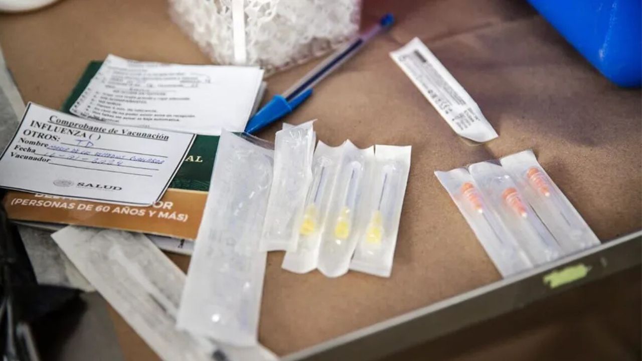 Baja California lanza plan de vacunación para migrantes deportados desde EU