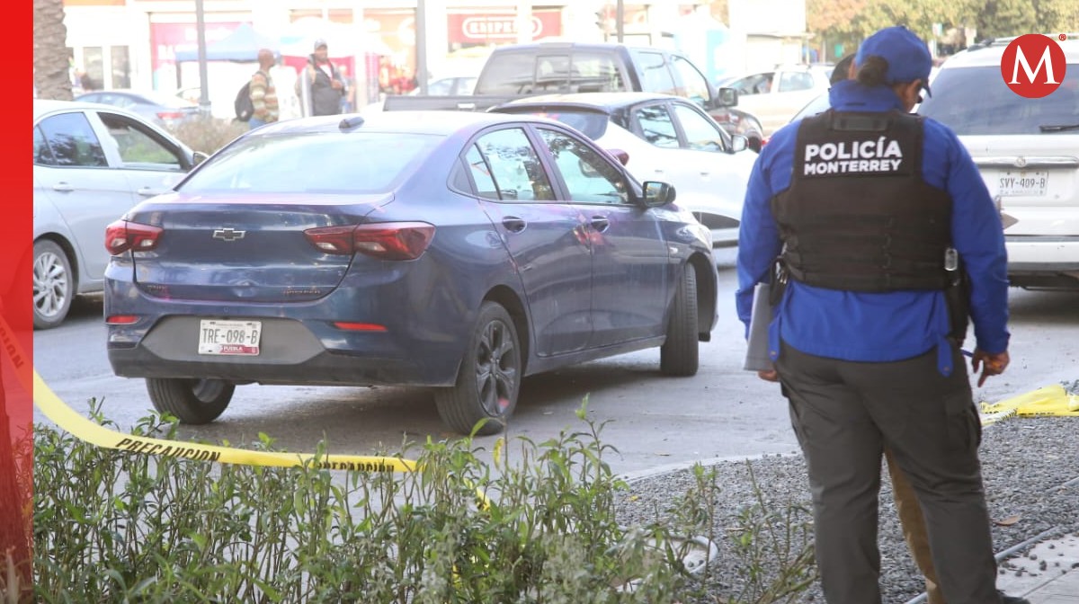 Carro robado es detectado en el Centro de Monterrey. Foto: Especial