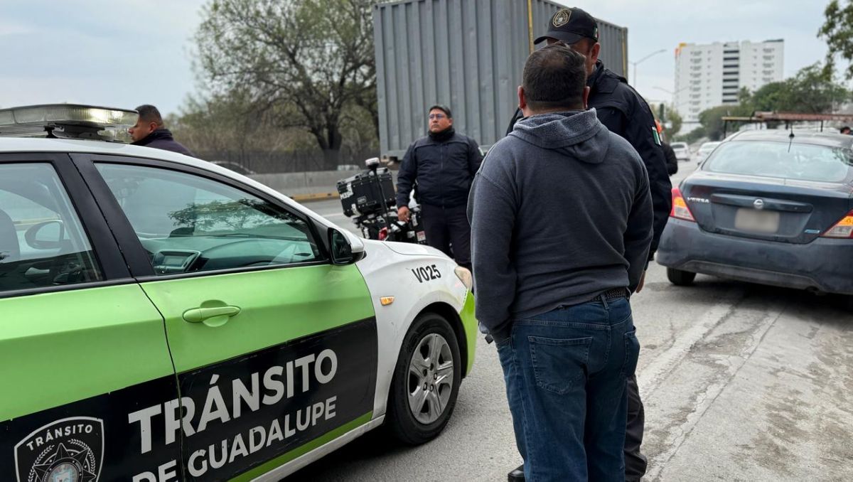 El menor de 6 meses fue encontrado por elementos de Tránsito de Guadalupe al interior de un automóvil estacionado. Especial