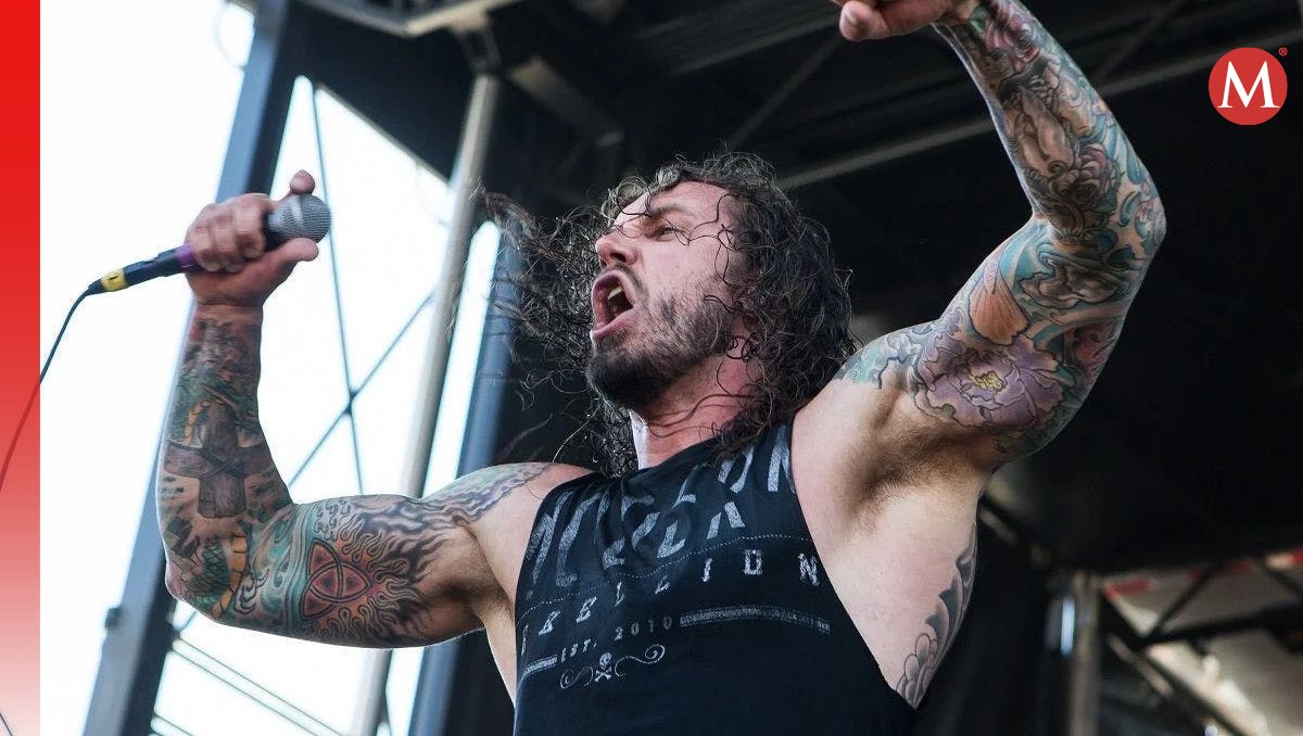Tim Lambesis es captado lastimando a su perro | Especial