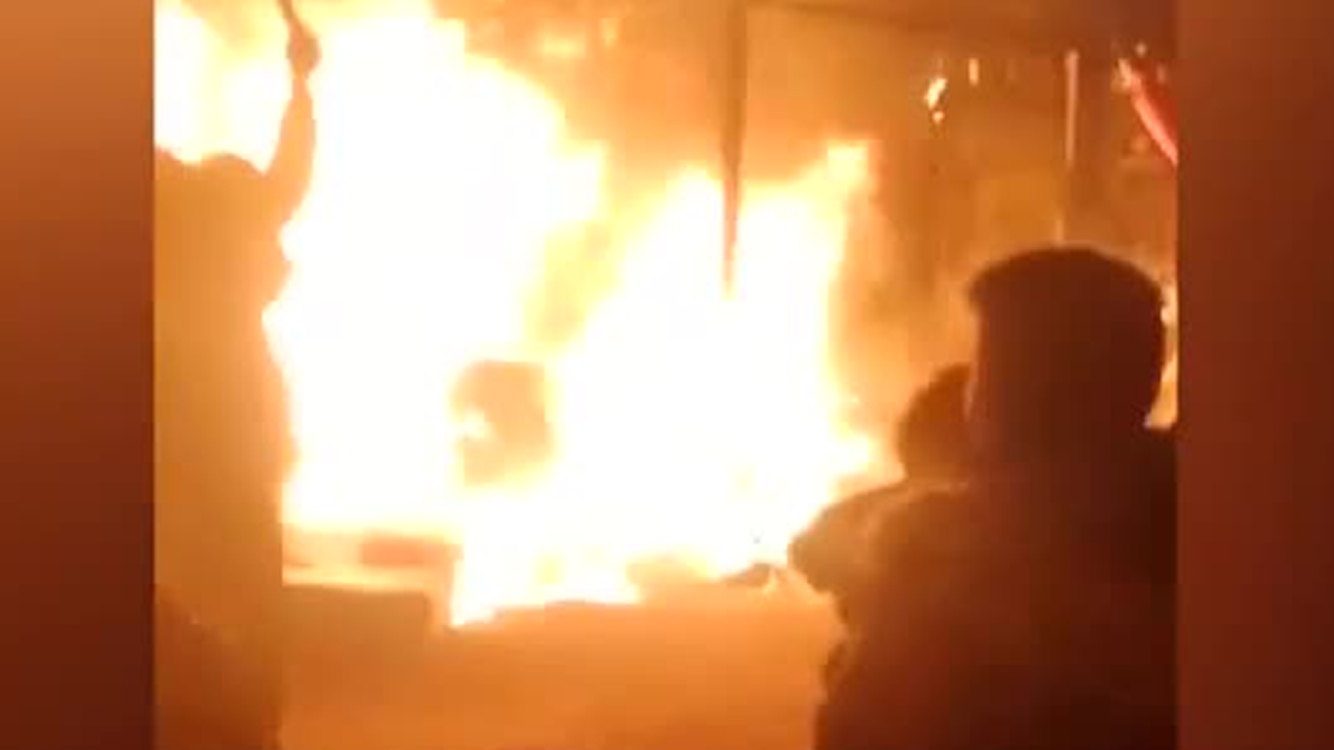 Migración detiene a 23 migrantes en un campamento de Chihuahua; prenden fuego e intentan escapar