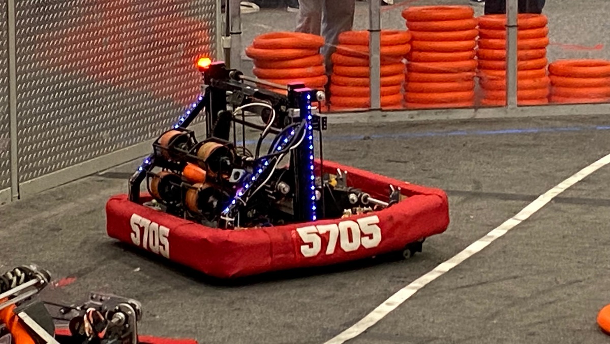 Los alumnos se preparan para la contienda de FIRST Robotics Competition . (cortesía)
