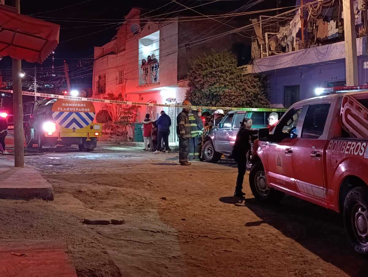 El incendio ocurrió en una casa de la colonia Vergel. (Vicente Torres)
