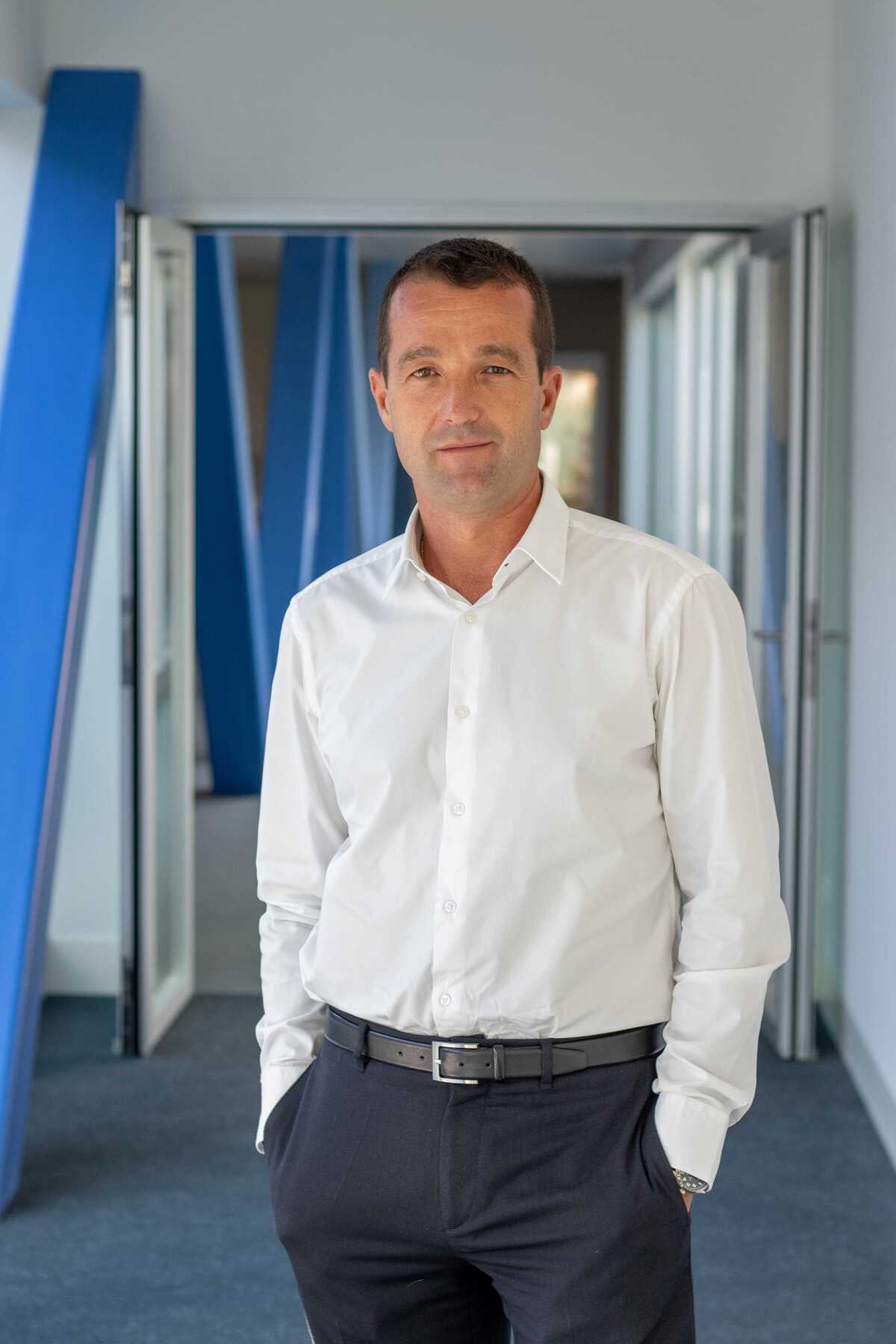 Indra Group nombra a Ángel Escribano como su presidente ejecutivo