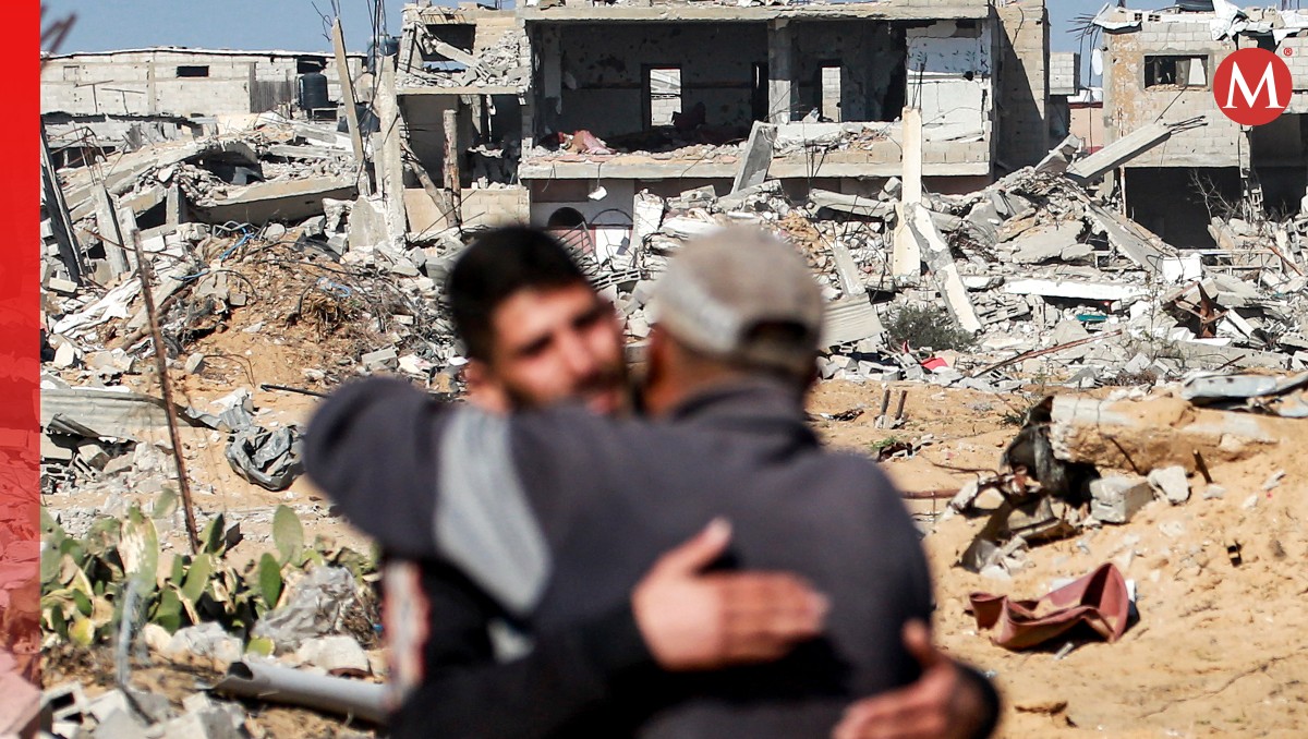 Los palestinos regresan a sus hogares tras el alto al fuego, para encontrarse con ruinas. | AFP