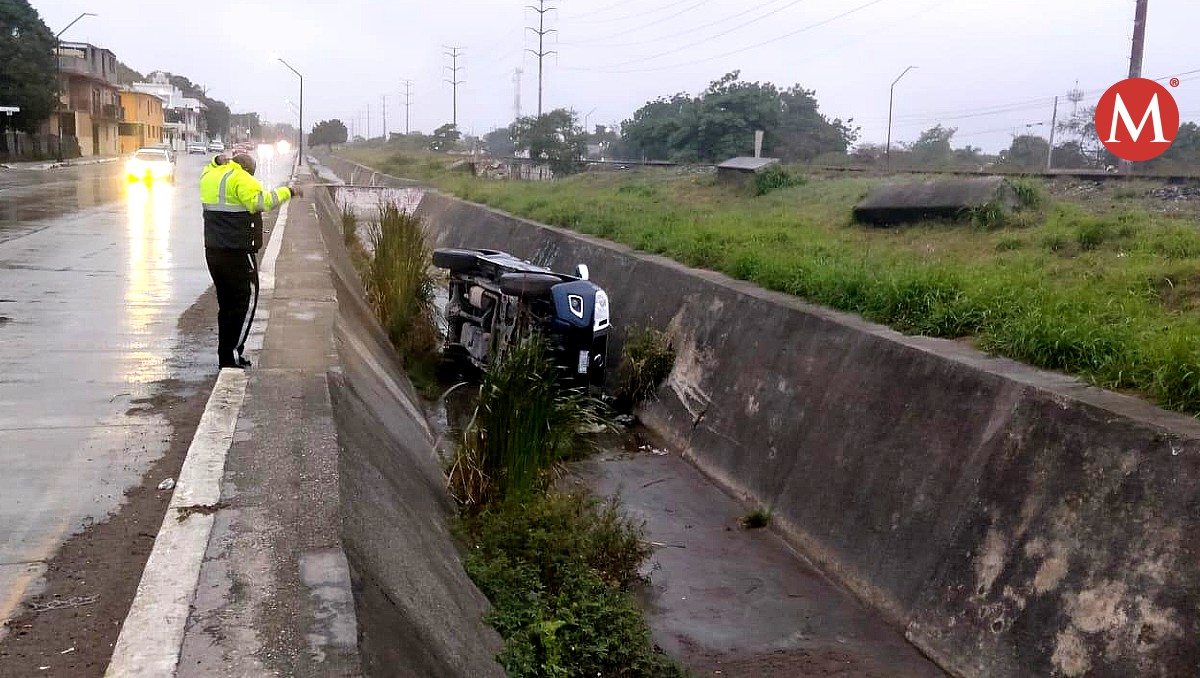 El siniestro se registró la mañana de este martes a la altura de la colonia Natividad Garza Leal. (Alberto Cano)