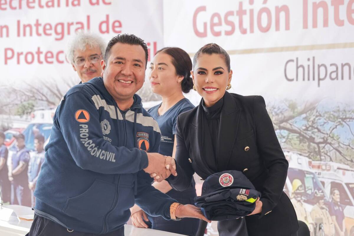 Los uniformes están diseñados para garantizar la seguridad y comodidad del personal operativo. | Especial