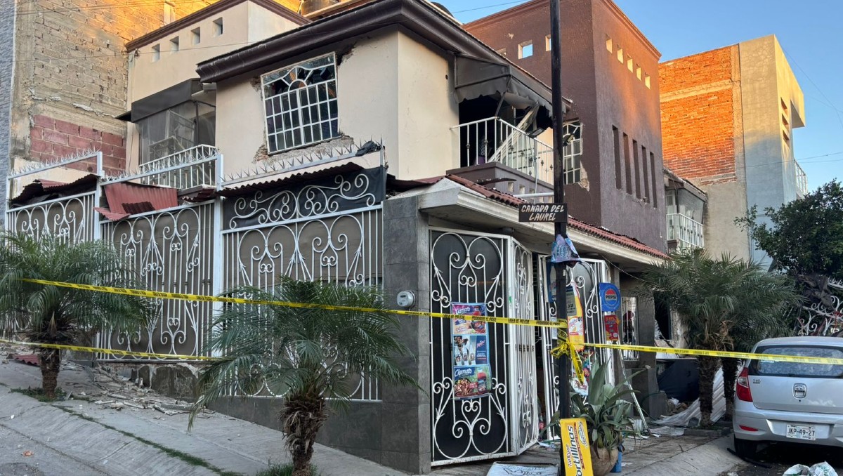 Así quedó la casa afectada por explosión de cilindro en Tonalá (Roberto Hurtado)