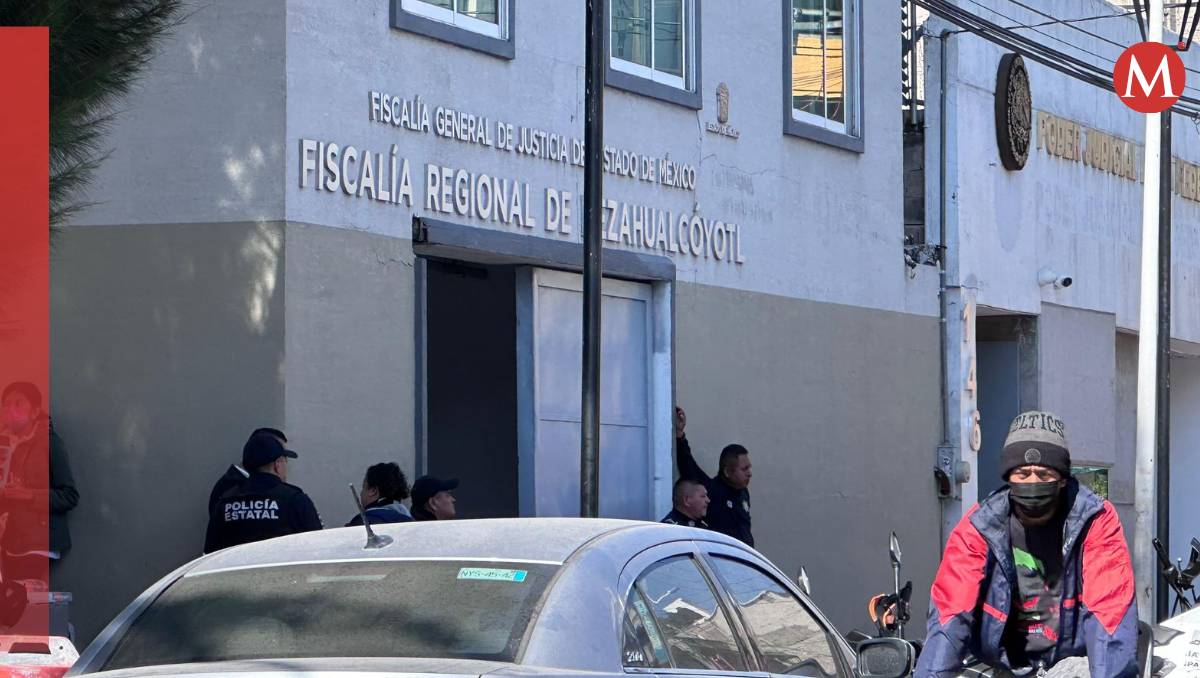 Integrantes de Rutas Hermanas acudieron al Centro de Justicia Neza-Palacio para identificar a Yoad “N” detenido por extorsiones. | Foto Zuleyma García