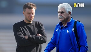 Ricardo 'Tuca' Ferretti criticó a Martín Anselmi por su posible salida de Cruz Azul para jugar con el Porto; Adal Franco lo comparó con Gago
