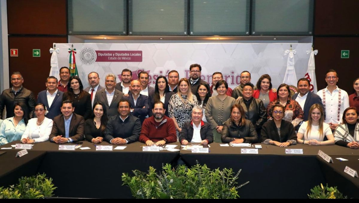 Funcionarios y legisladores de Morena Edomex estarán presentes en plenaria legislativa. Foto: (Especial)