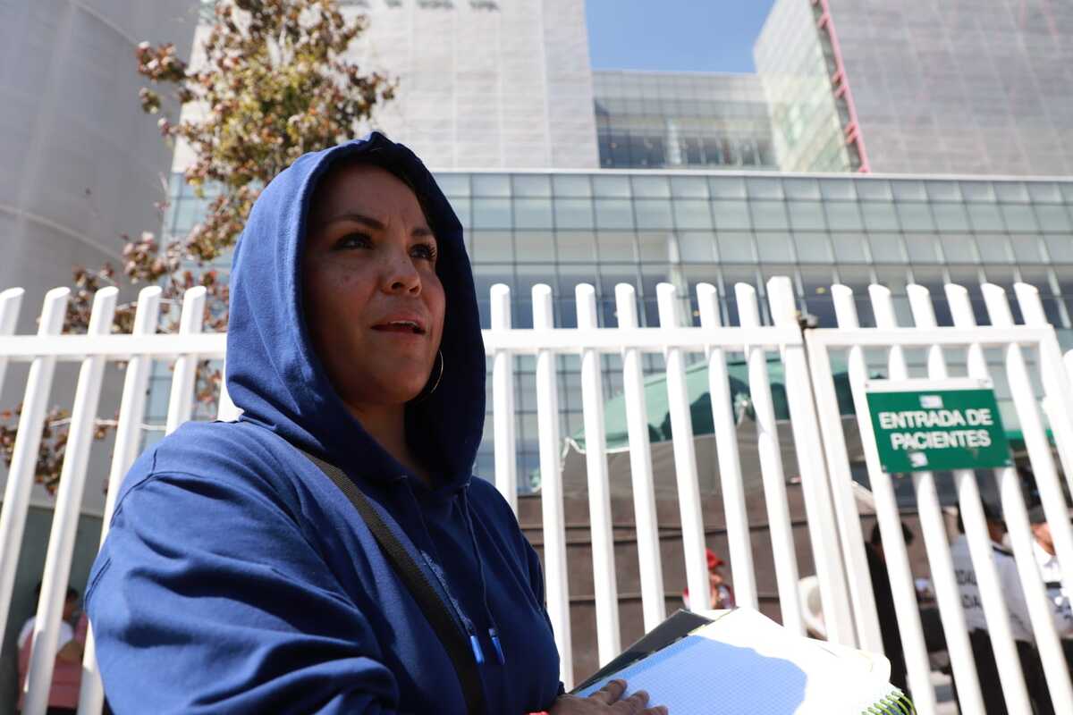 Martha Hernández, madre del joven lesionado en el accidente del elevador