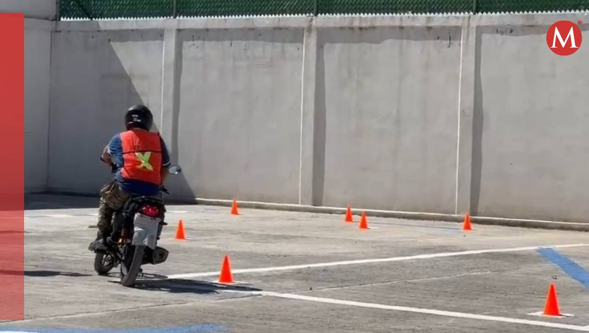 La SEMOV puso un nuevo módulo de certificación de motociclistas en el Valle de Toluca. | Foto: Mario C. Rodríguez