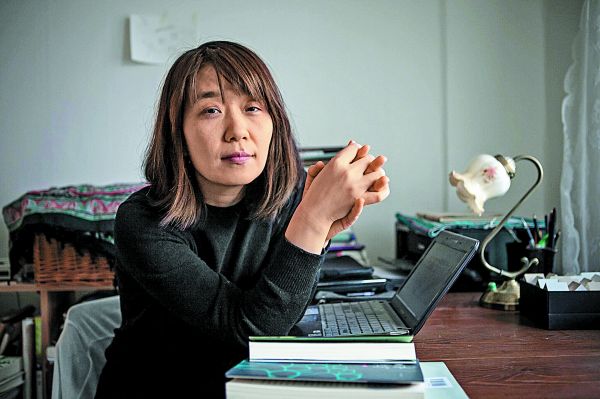 “No se trata solo de la historia coreana, sino de toda la humanidad”, sostiene la escritora de 54 años, que añora el anonimato