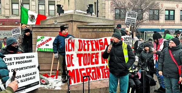 Cientos de indocumentados protestan contra las medidas del mandatario republicano. ÁNGEL HERNÁNDEZ