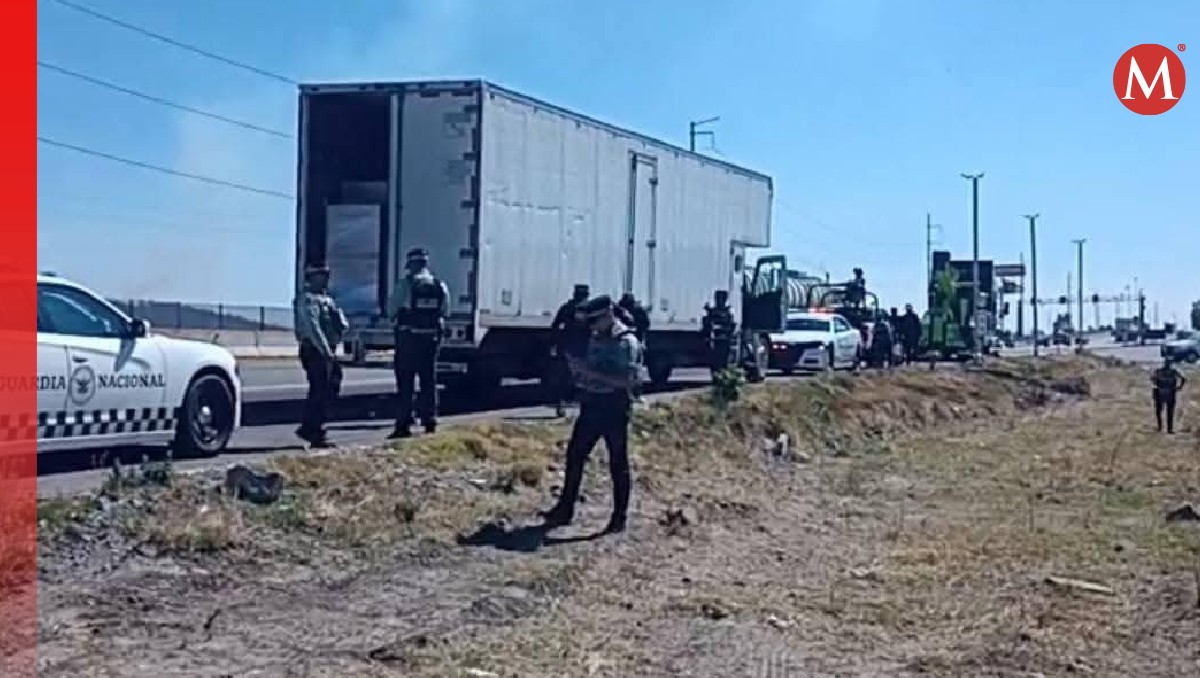 Detienen a dos hombres durante robo de tráiler en la autopista México-Puebla | Especial