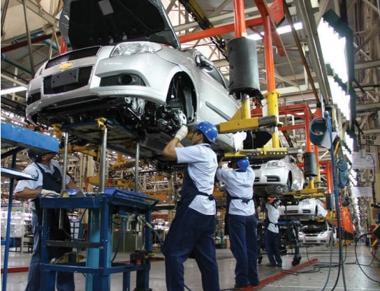 El sector automotriz es uno de los principales que se impulsan en la entidad. (ESPECIAL)