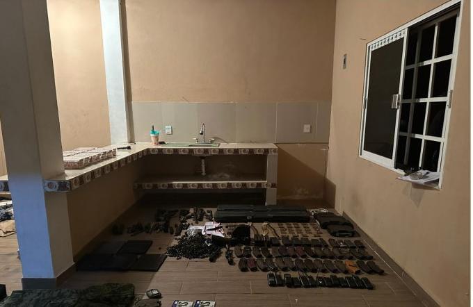 Decomisan equipo táctico y accesorios para armas de fuego en Chiapas.