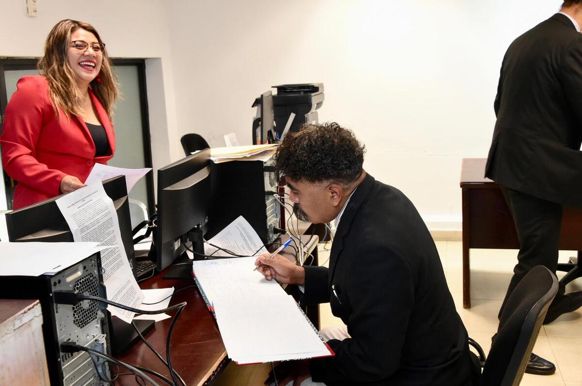 Personas se inscriben a proceso para elección judicial CdMx. (Foto: especial)