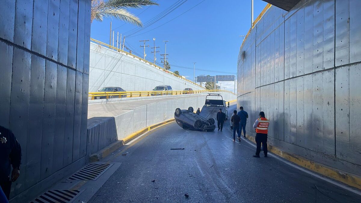 Volcadura en Nudo Mixteco. | Especial