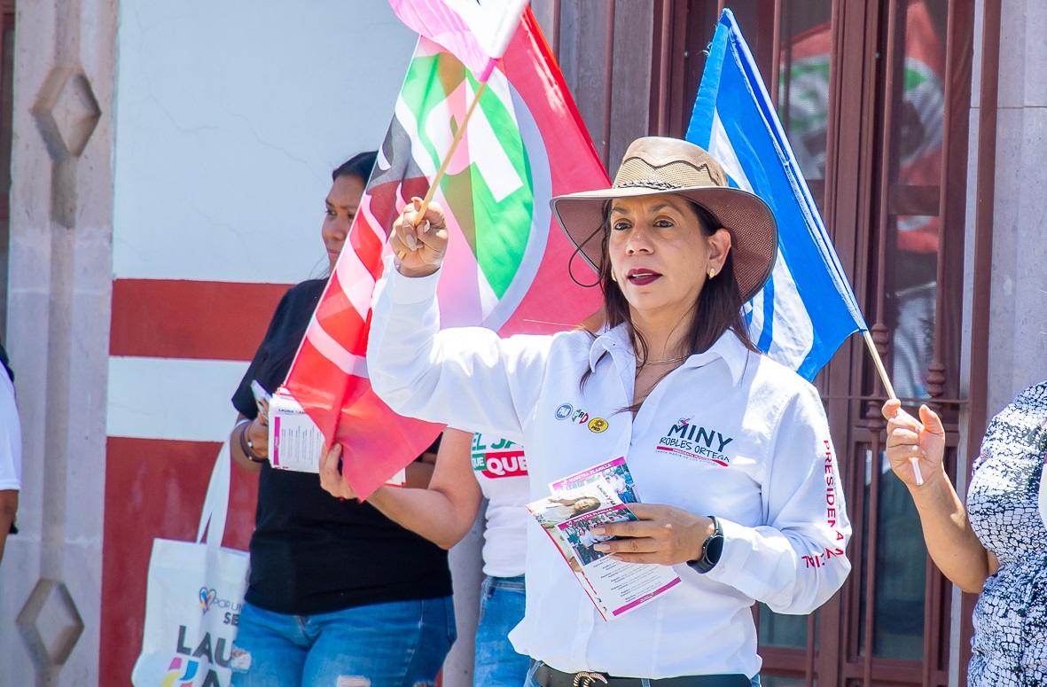 Minerva Robles Ortega, presidenta con licencia  de  Santa María de los Ángeles. (Especial)