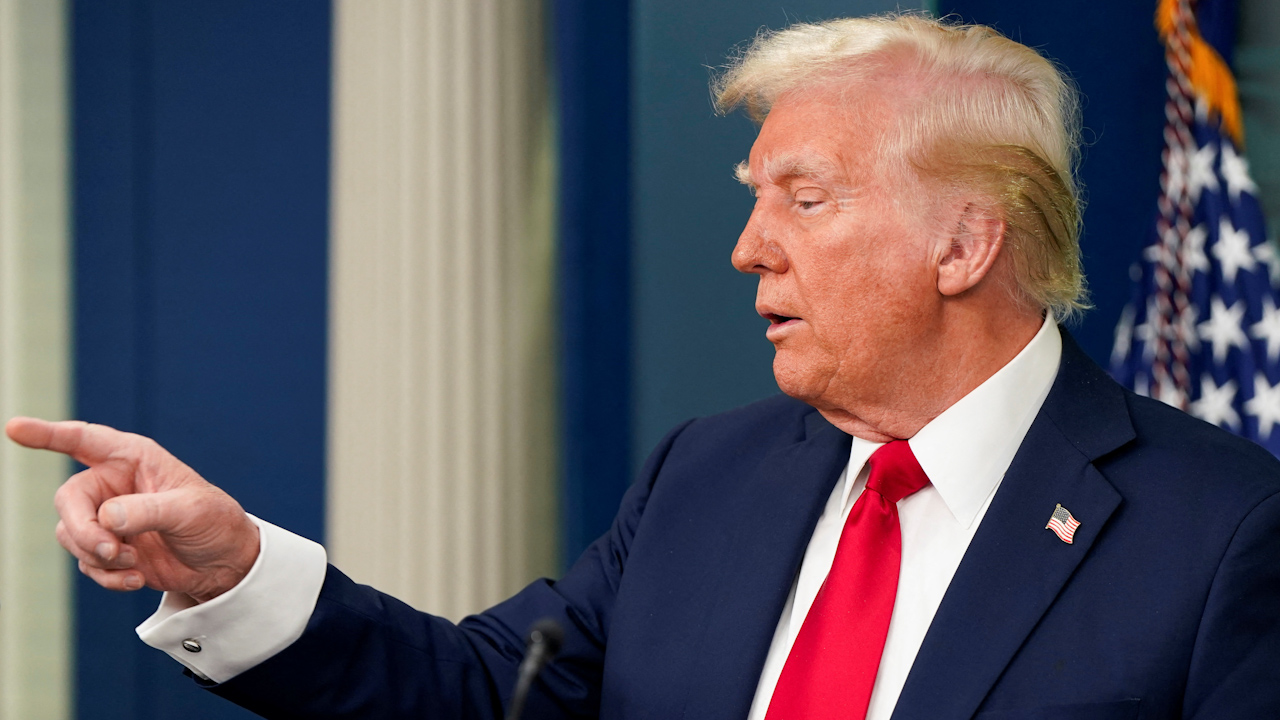 Trump da detalles sobre accidente aéreo en Washington DC; culpa a controladores aéreos