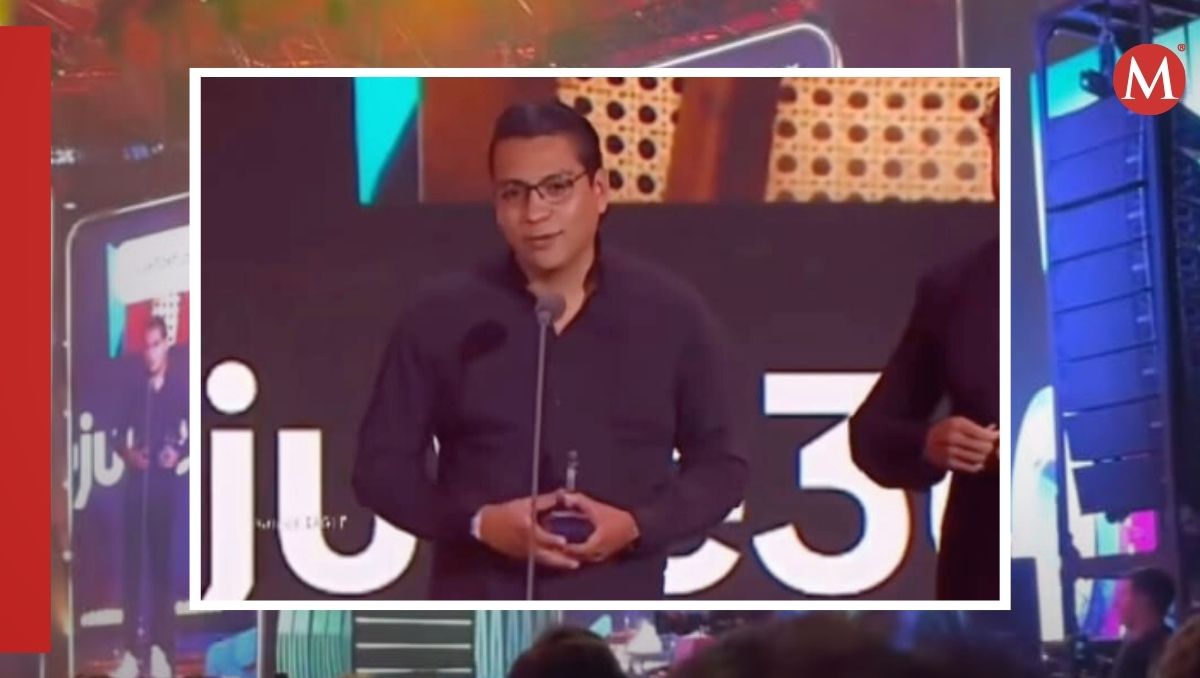 En sus redes sociales el influencer hizo post donde se aprecia el momento en que recibió el premio. | Especial