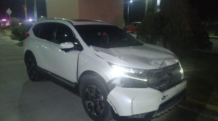 Motociclista fue arrollado por policía en camioneta particular.
