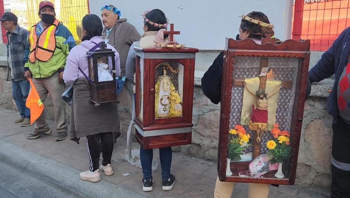 Peregrinos a San Juan de los Lagos pagan mandas con largas caminatas (Pablo Núñez)
